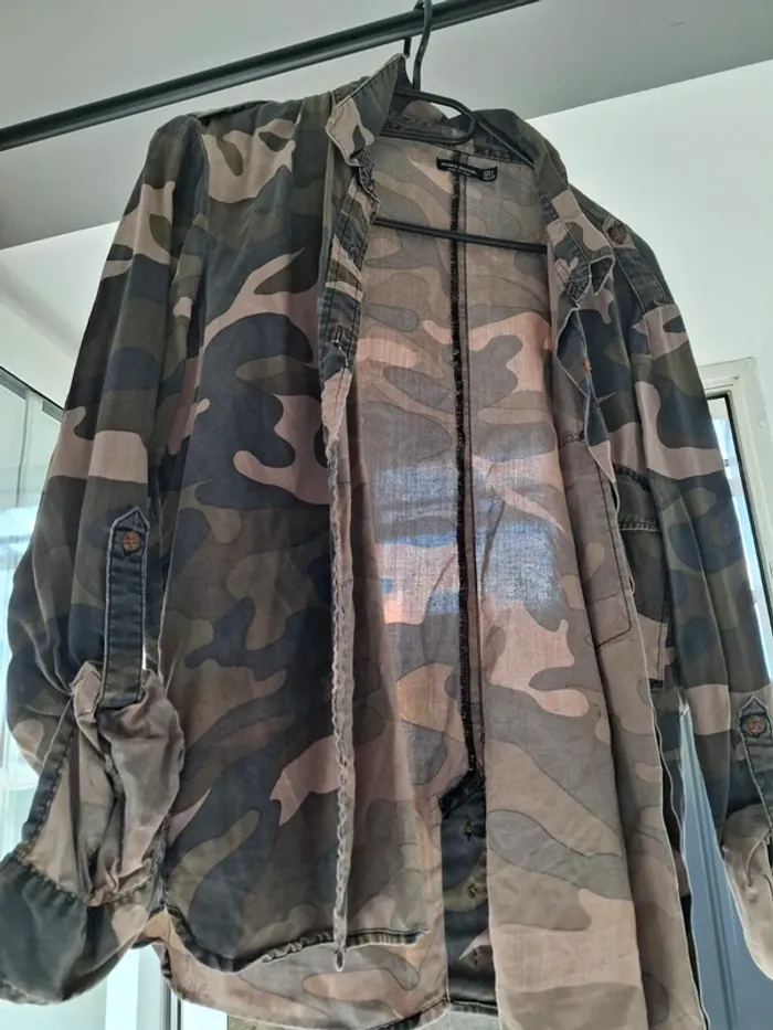 Chemise militaire