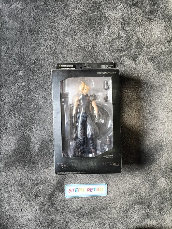 Final fantasy play arts cloud strife