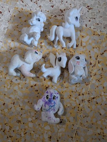 Lot 7 figurines a colorier animaux magiques