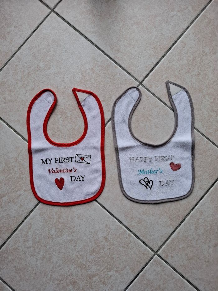 Lot bavoirs - photo numéro 3