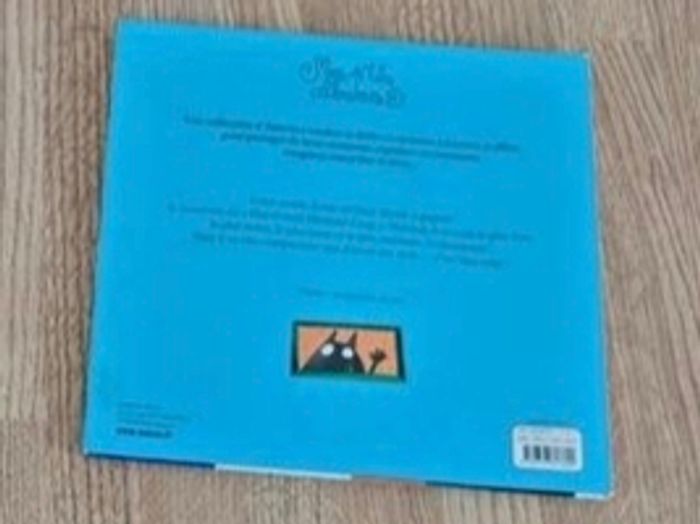 livre du Loup qui s'aimait beaucoup trop - photo numéro 2