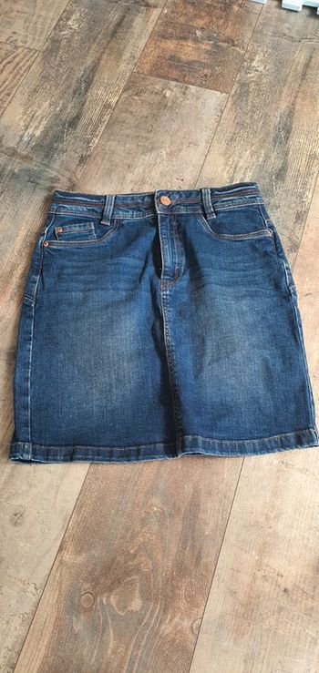 Jupe camaïeu taille 36 en très bon état