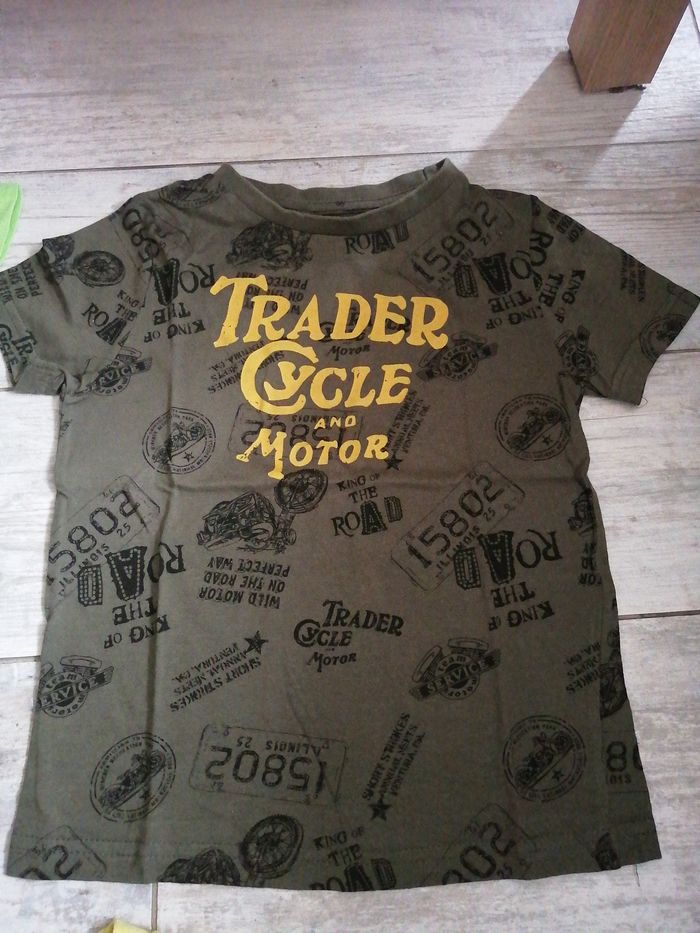 Lot 3 t shirt t 6ans - photo numéro 2
