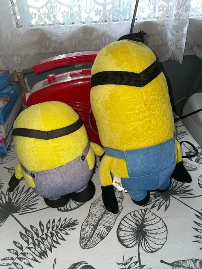 Deux peluches Minions - photo numéro 2