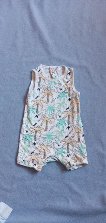 Combishort Gémo taille 18 mois
