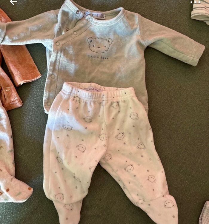 Lot pyjama 1 mois - photo numéro 2