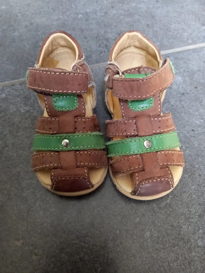 Sandalettes montantes en cuir