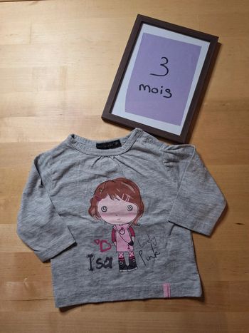 T-shirt manches longues pour fille taille 3 mois Marque les p'tits babies très bon état
