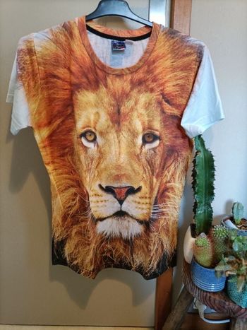 Tshirt blanc motif lion