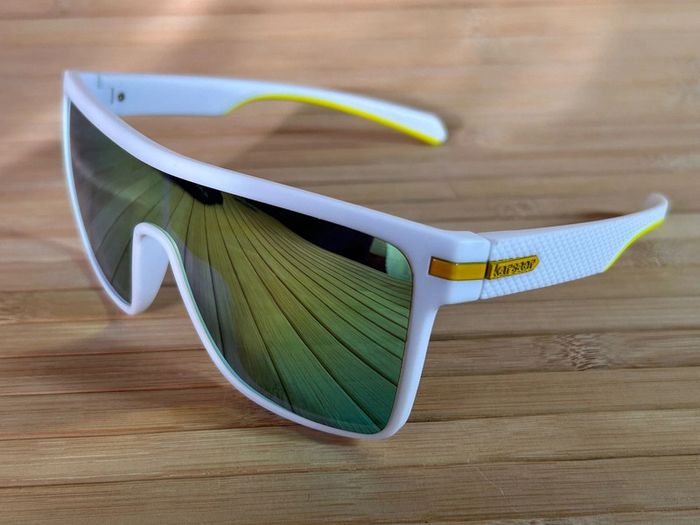 Paire de lunettes de soleil 74-6 - photo numéro 6