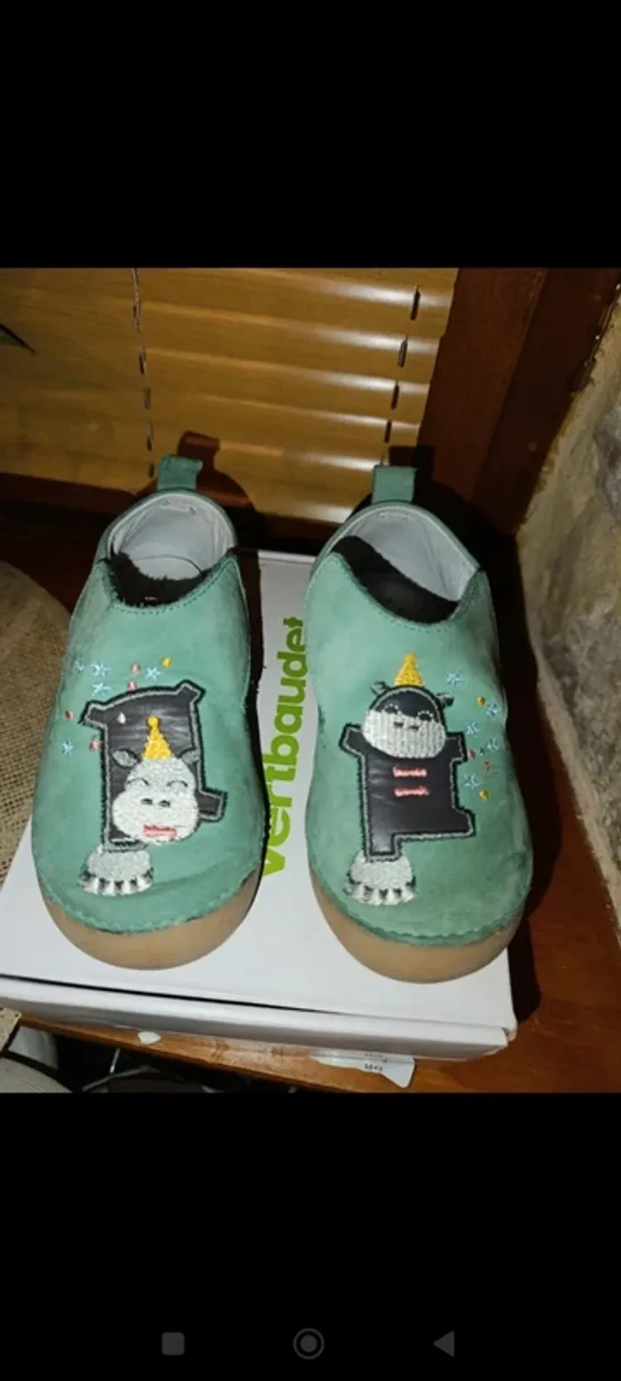 Magnifiques chaussures Vertbaudet taille 24 en cuir en excellent état - photo numéro 2