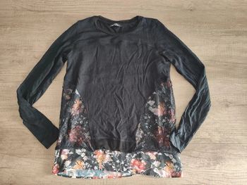 Pull fin noir taille S Zara à fleurs