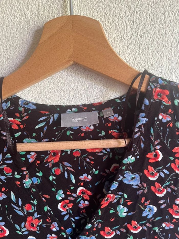 Robe noire à fleurs B Young 34 - photo numéro 4