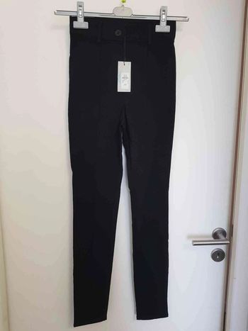 Pantalon neuf noir élastique taille 36