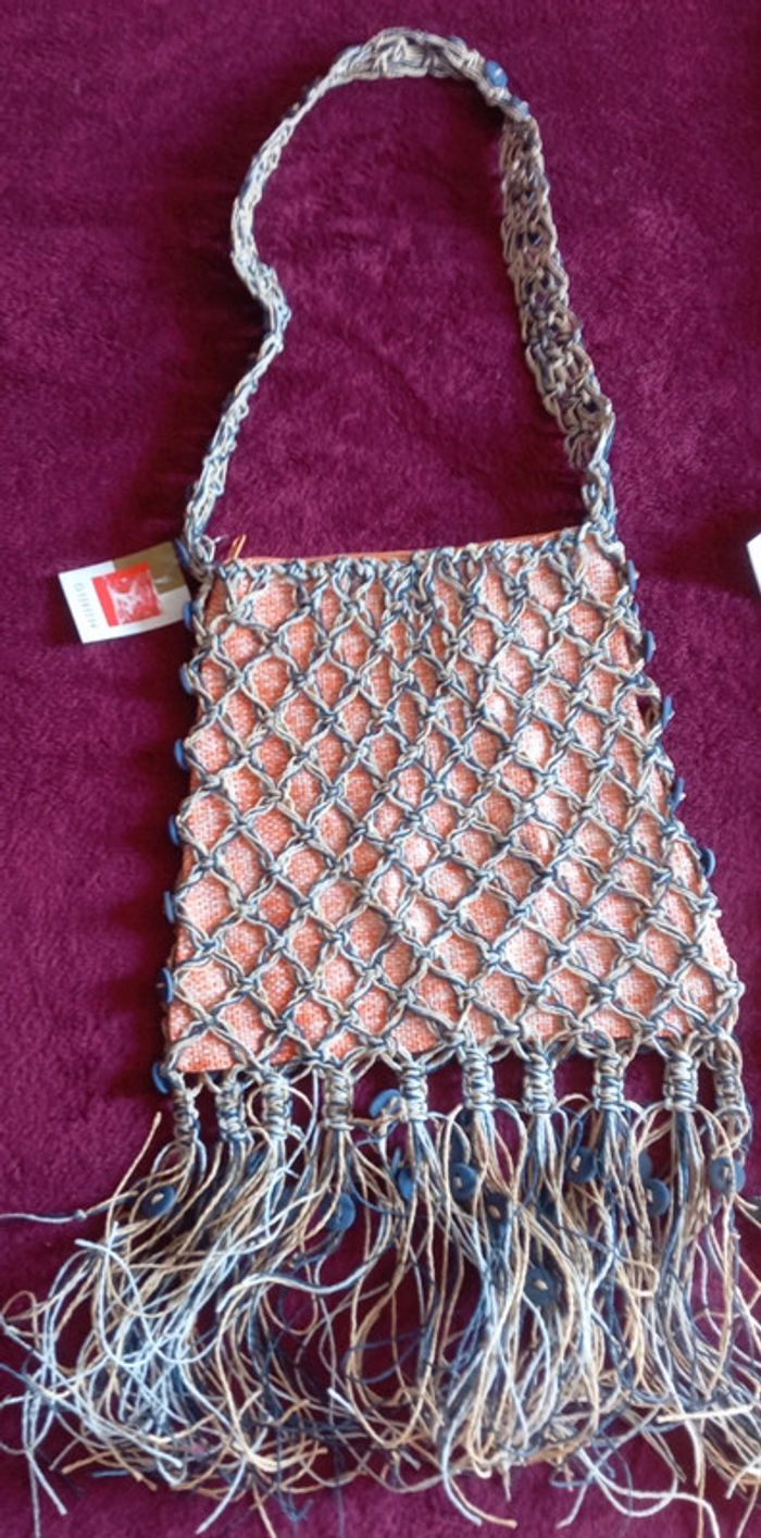 Deux magnifiques sacs à bandoulière avec boutons et franges Neufs Giada - photo numéro 6