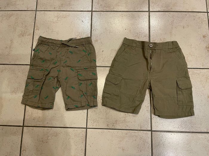 Lot de 2 shorts taille 6ans