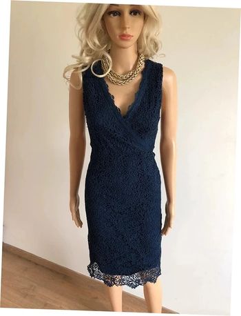 Robe bleue marine en dentelle sans manches Molly Bracken taille XS jamais portée
