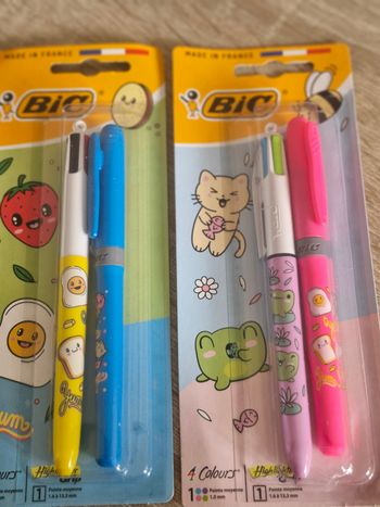 2 stylos 4 couleurs Bic et 2 surlig’eurs