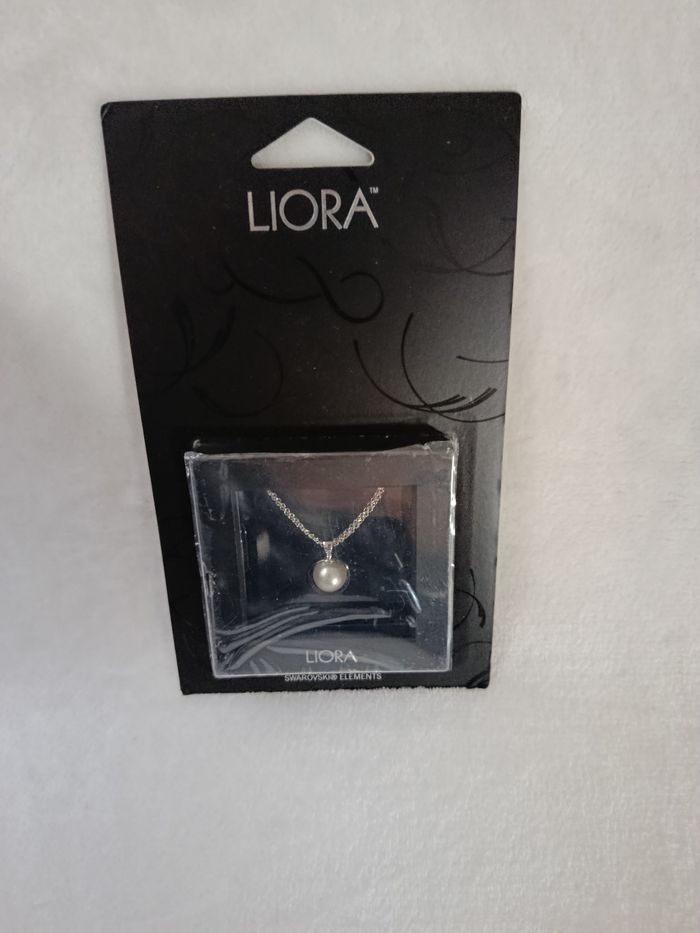 A saisir : Collier " Liora " with Swarovski elements ! ( Bien lire merci)