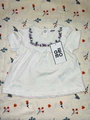 T-shirt taille 3 mois - neuf avec étiquette 