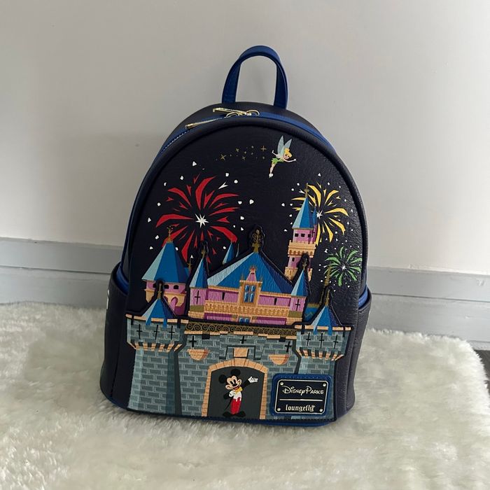 Sac à dos Loungefly Disney ressort usa