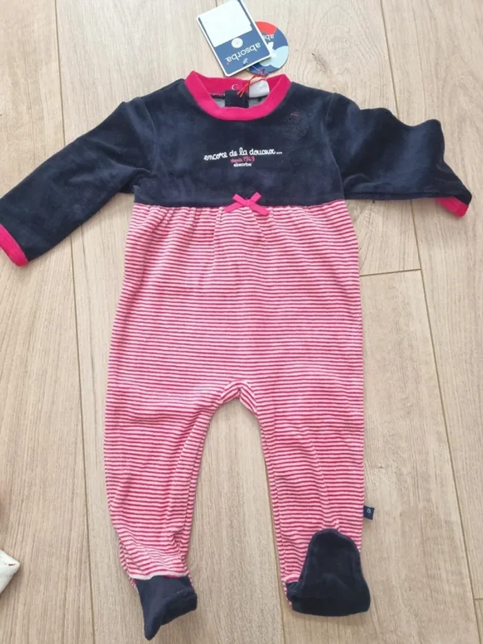 5 pyjamas 12mois - photo numéro 4