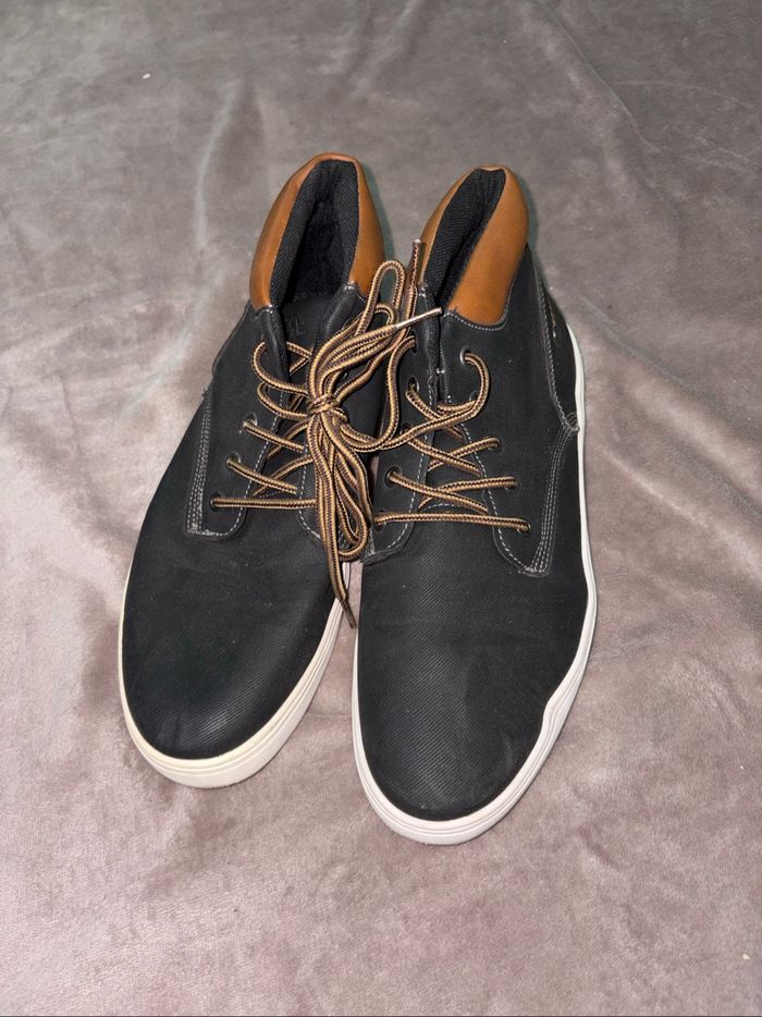 Chaussures montantes homme taille 40. Denim side en très bon état. - photo numéro 2