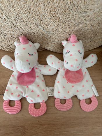 Lot de 2 doudous plat licorne rose blanc zd trading action 
