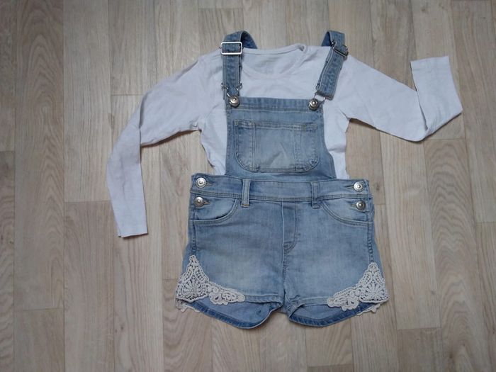 Ensemble salopette/short et haut à manches longues en excellent état