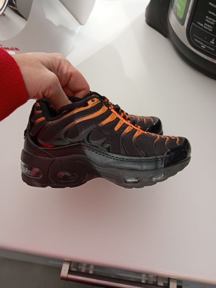 Basket style tn taille 27 - photo numéro 2