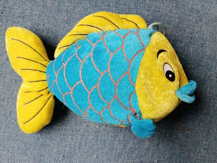 Peluche poisson exotique