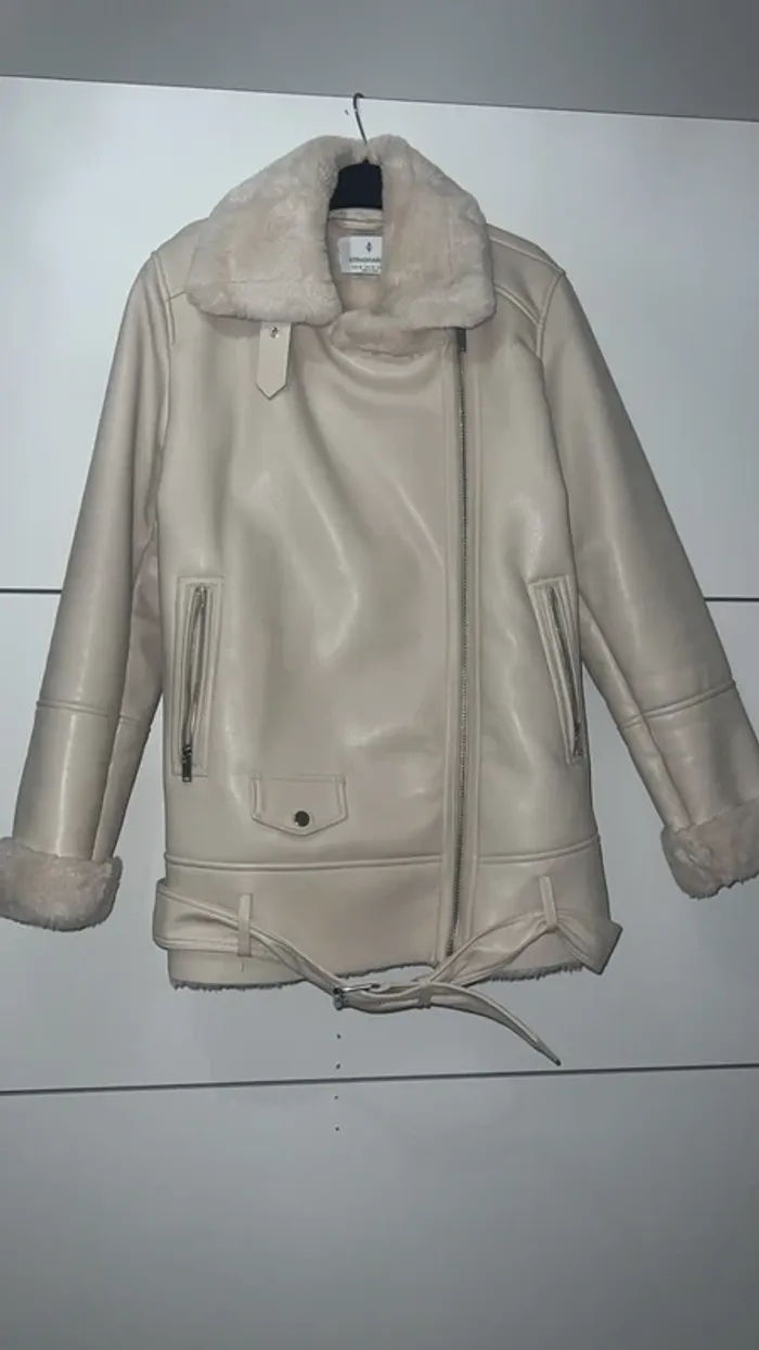 Manteau stradivarius taille M porté 1 fois