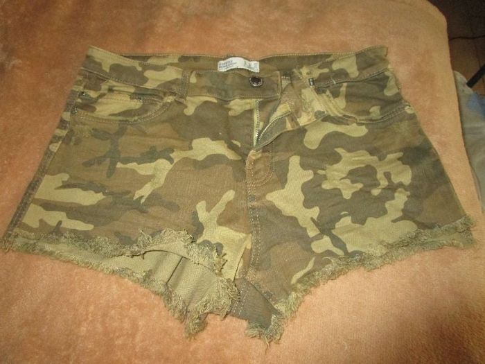 short bershka t 38