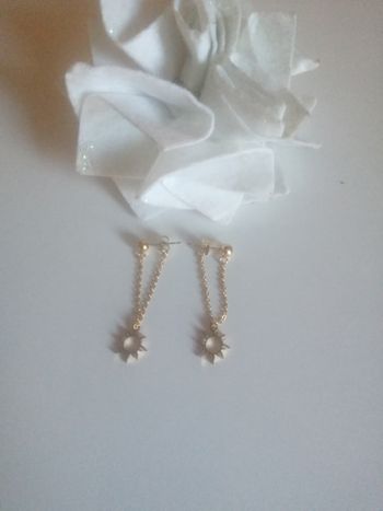🌸Boucles d'oreilles chaîne dorée et pampille soleil "Zag" 🌸