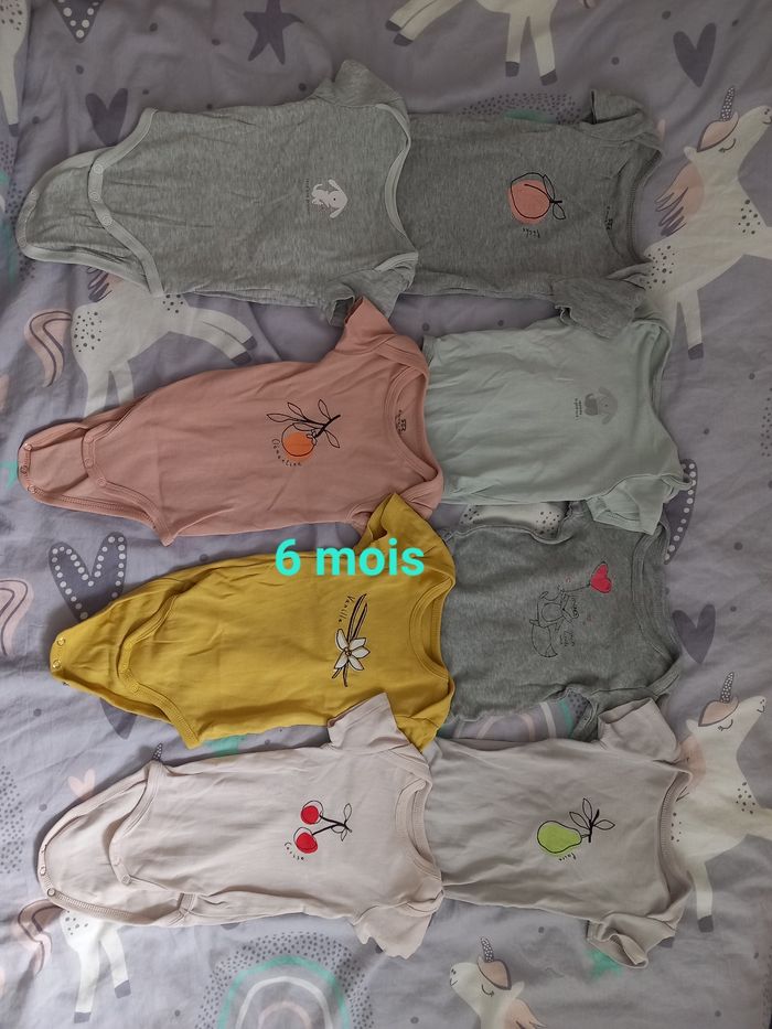 Vêtements filles 6 et 9 mois (voir tarif selon le lot) - photo numéro 8
