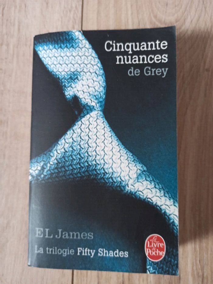 Livre 50 nuances de grey EL james