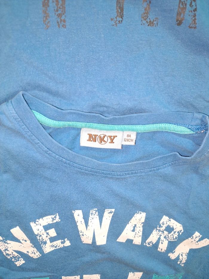 Lot 2 t-shirts 8ans TBE NKY - photo numéro 2