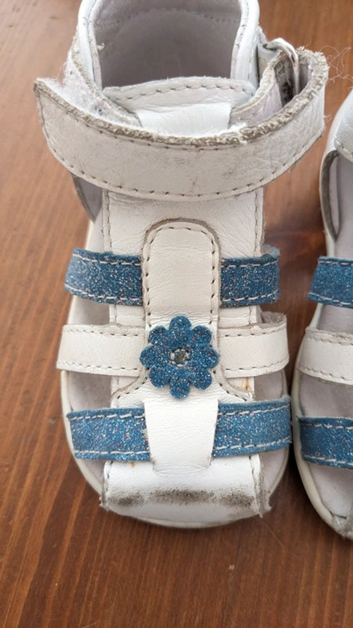 Sandale blanche et bleu paillettes bébé - photo numéro 7