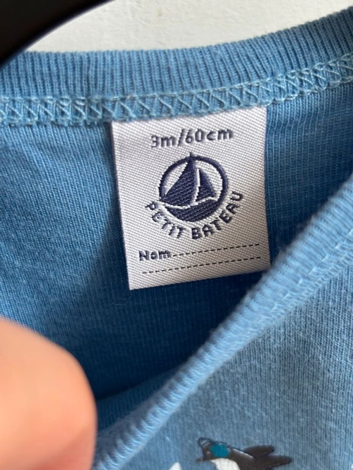 Lot 3 bodies blanc et bleu manches courtes Petit Bateau 3 mois - photo numéro 15