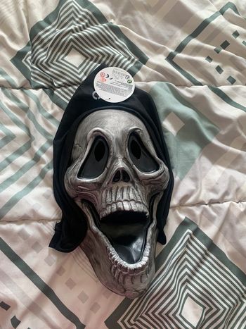 Masque Halloween neuf