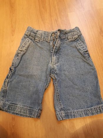 Short 3 ans
