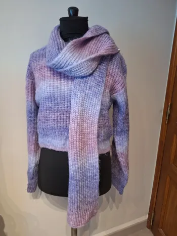 Ensemble pull et écharpe Gémo 14 ans
