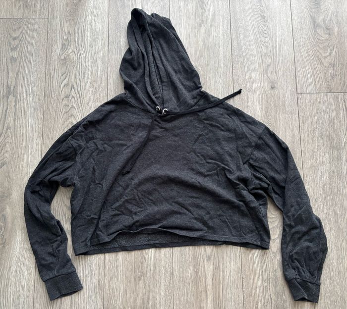 Sweat à capuche court gris foncé