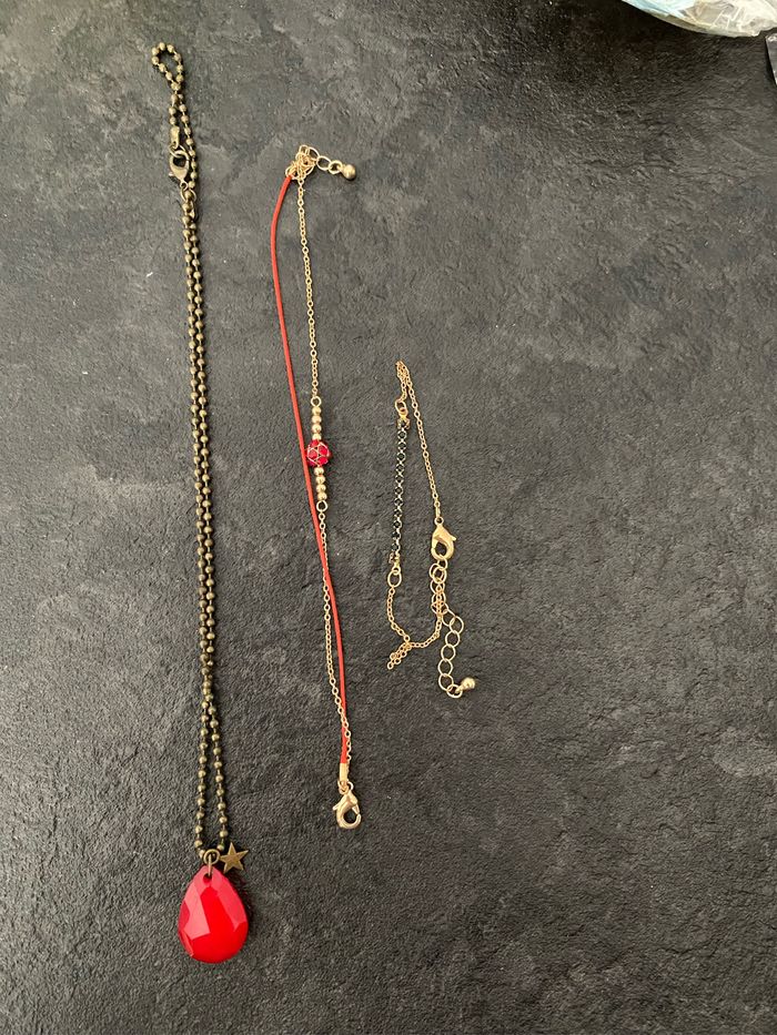 Lot 1 collier rouge et 2 bracelets perles rouge et vert