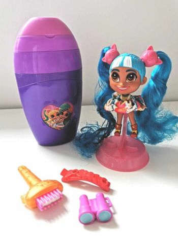 Poupée Hairdorables Shortcuts Violet , très bon état