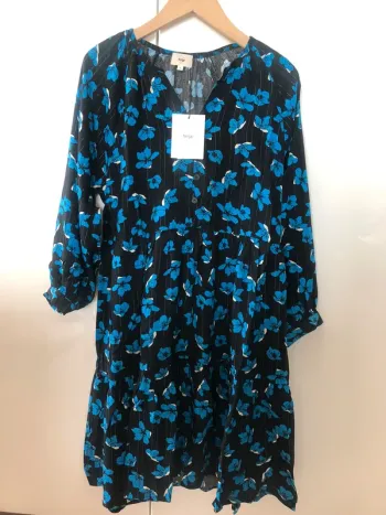 Robe An’ge neuve noire et bleue