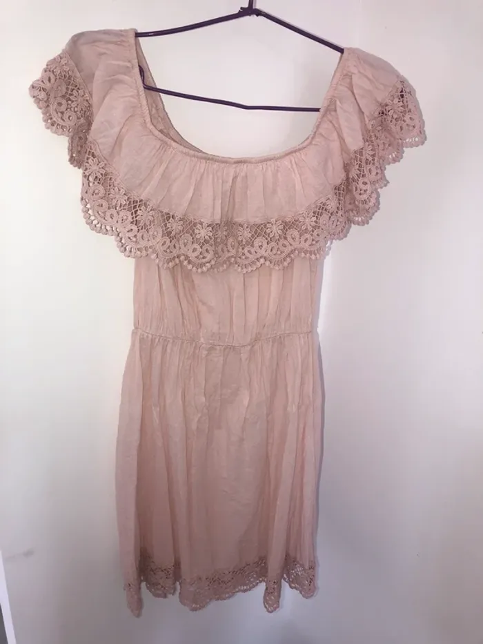 Robe rose pâle