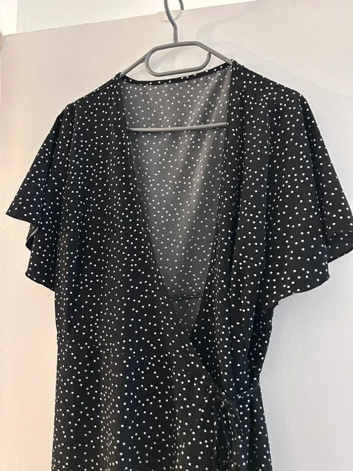 Robe à pois noir courte taille L - photo numéro 2