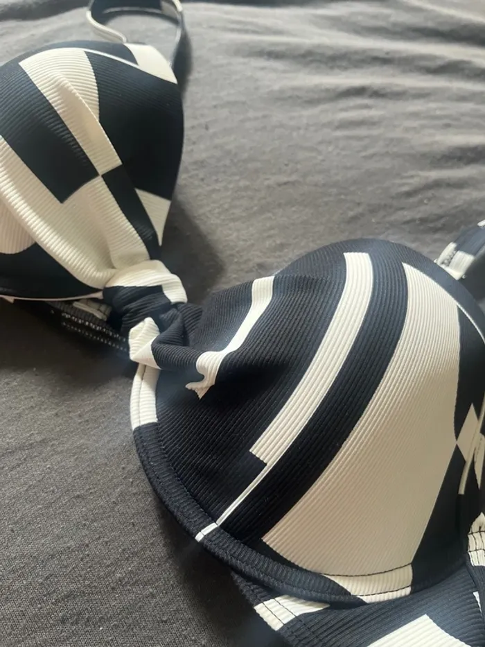 Haut maillot de bain neuf - photo numéro 4