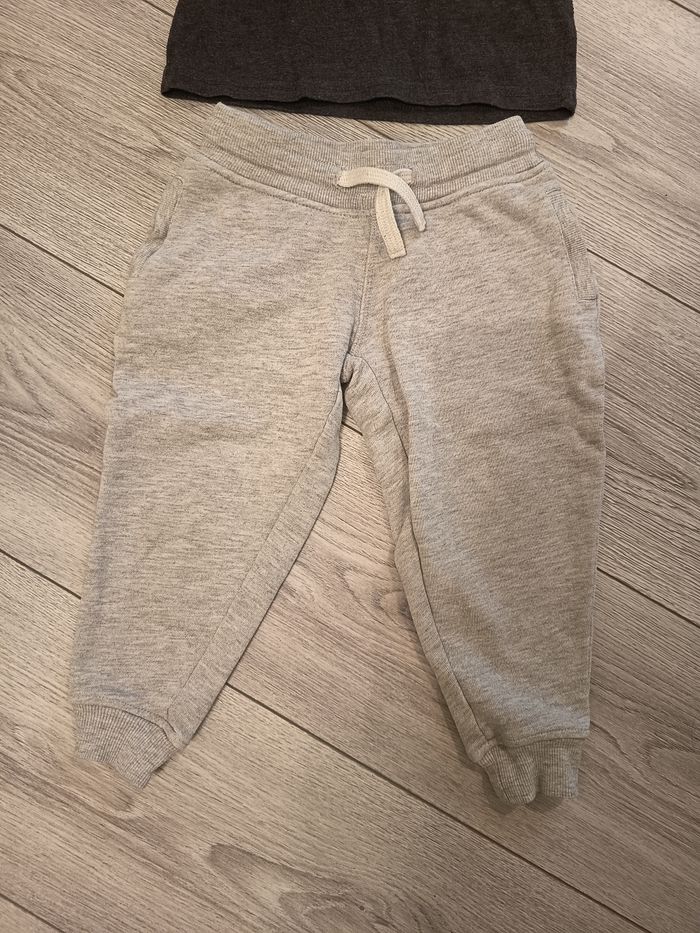 Ensemble 2 pièces taille 3 ans - photo numéro 2